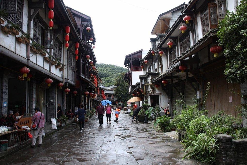 相扑选手大跳跃